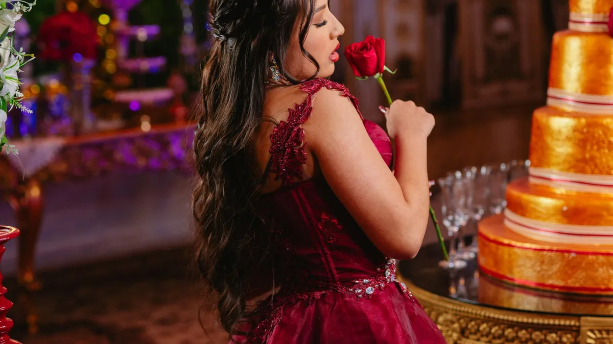 Mensagem de aniversário de 15 anos para filha: palavras para a debutante