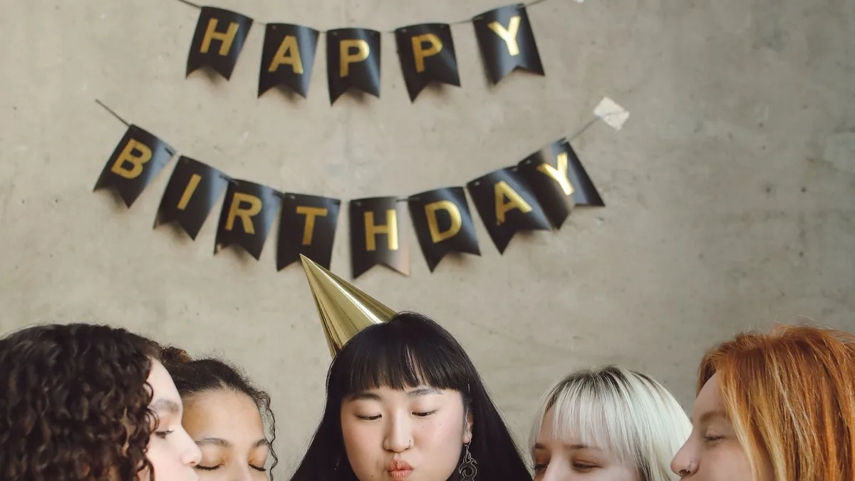 Mensagem de aniversário para amigas: frases para celebrar juntas