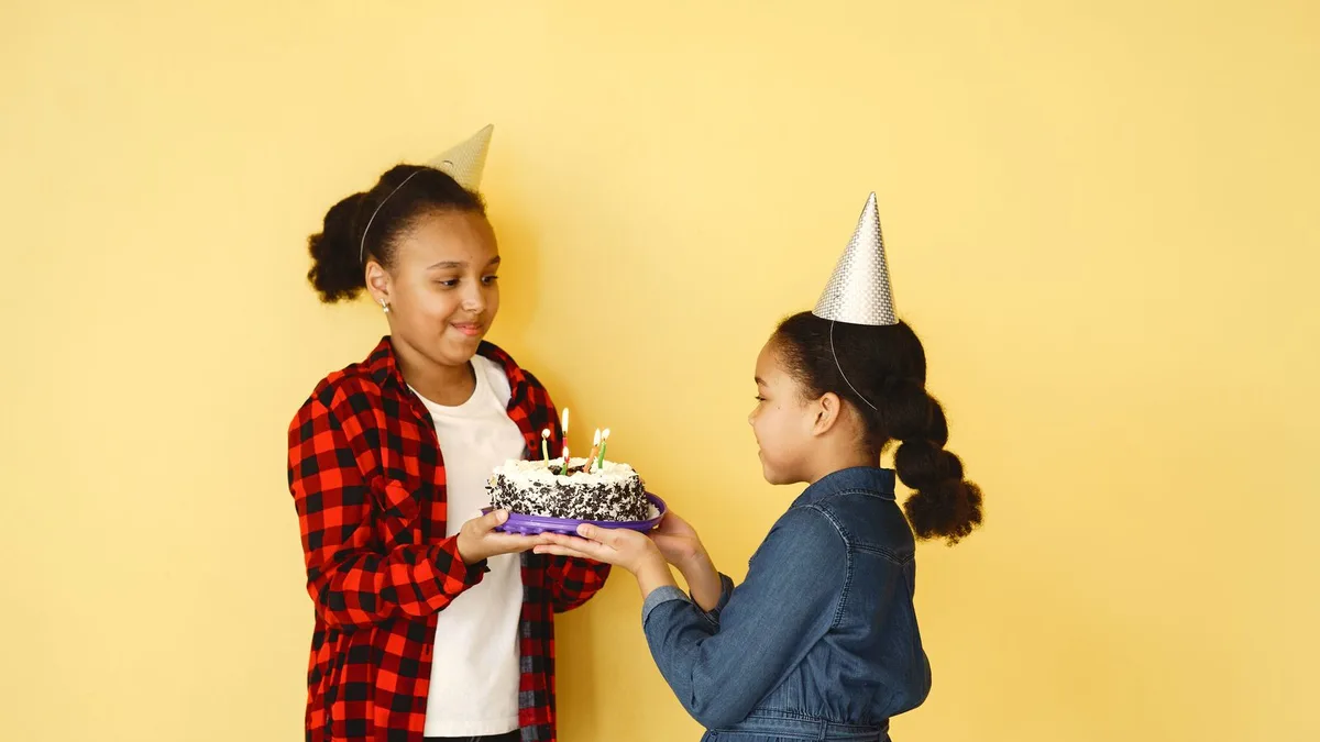 Mensagem de aniversário para irmã caçula: carinho, proteção e parceria