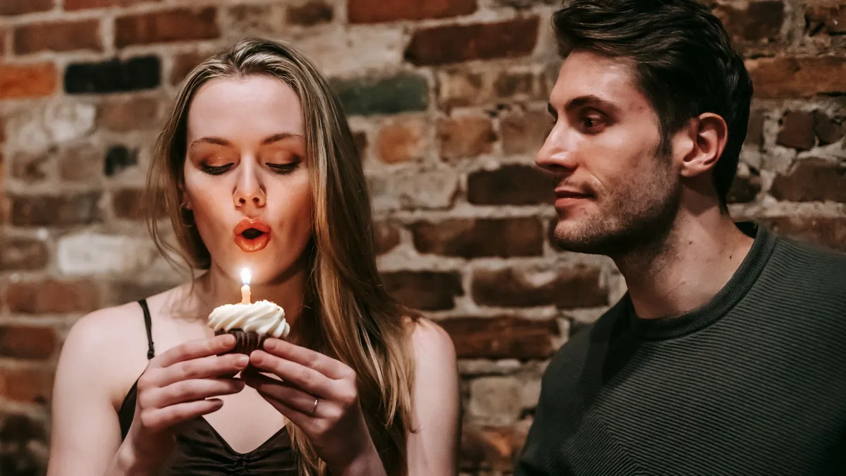 Texto de feliz aniversário para namorada fofa: amor e leveza