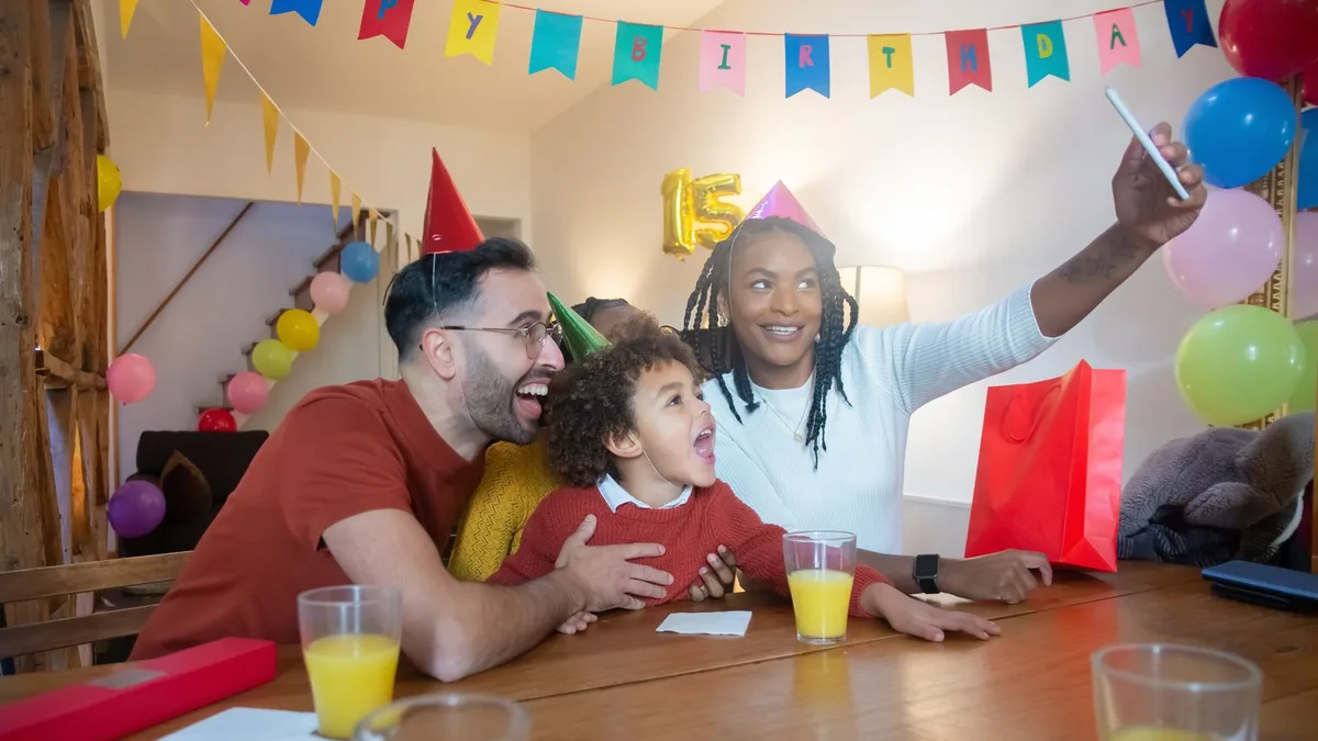 Mensagem de aniversário para primo especial: amizade em família